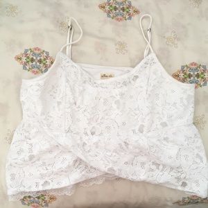 🐰Hollister White Lace Crop Top